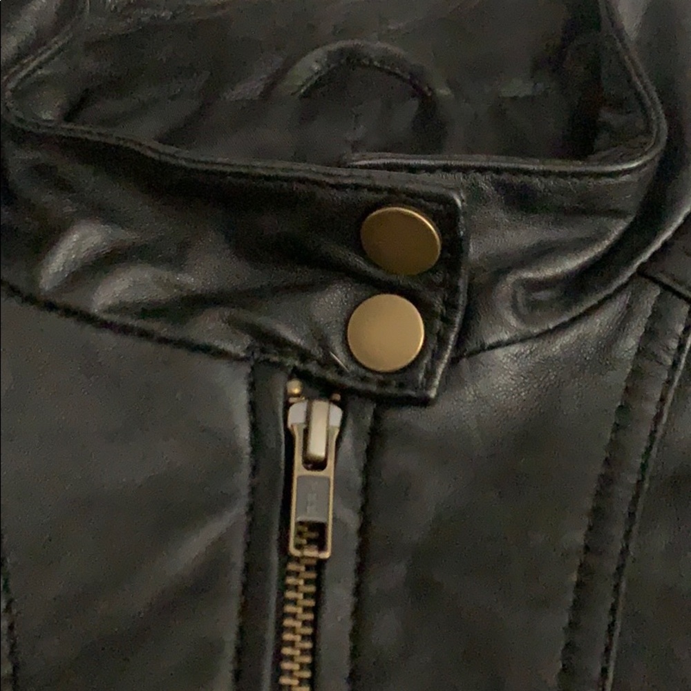 Beautiful Leather Jacket - image 4